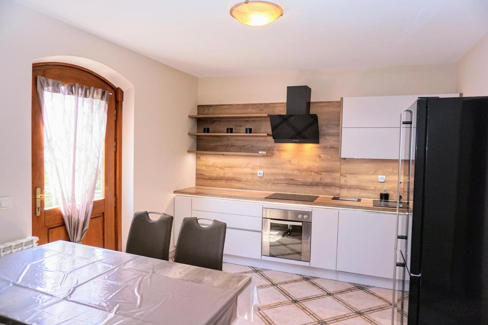 Apartment Stefica Црвени-Врх Экстерьер фото